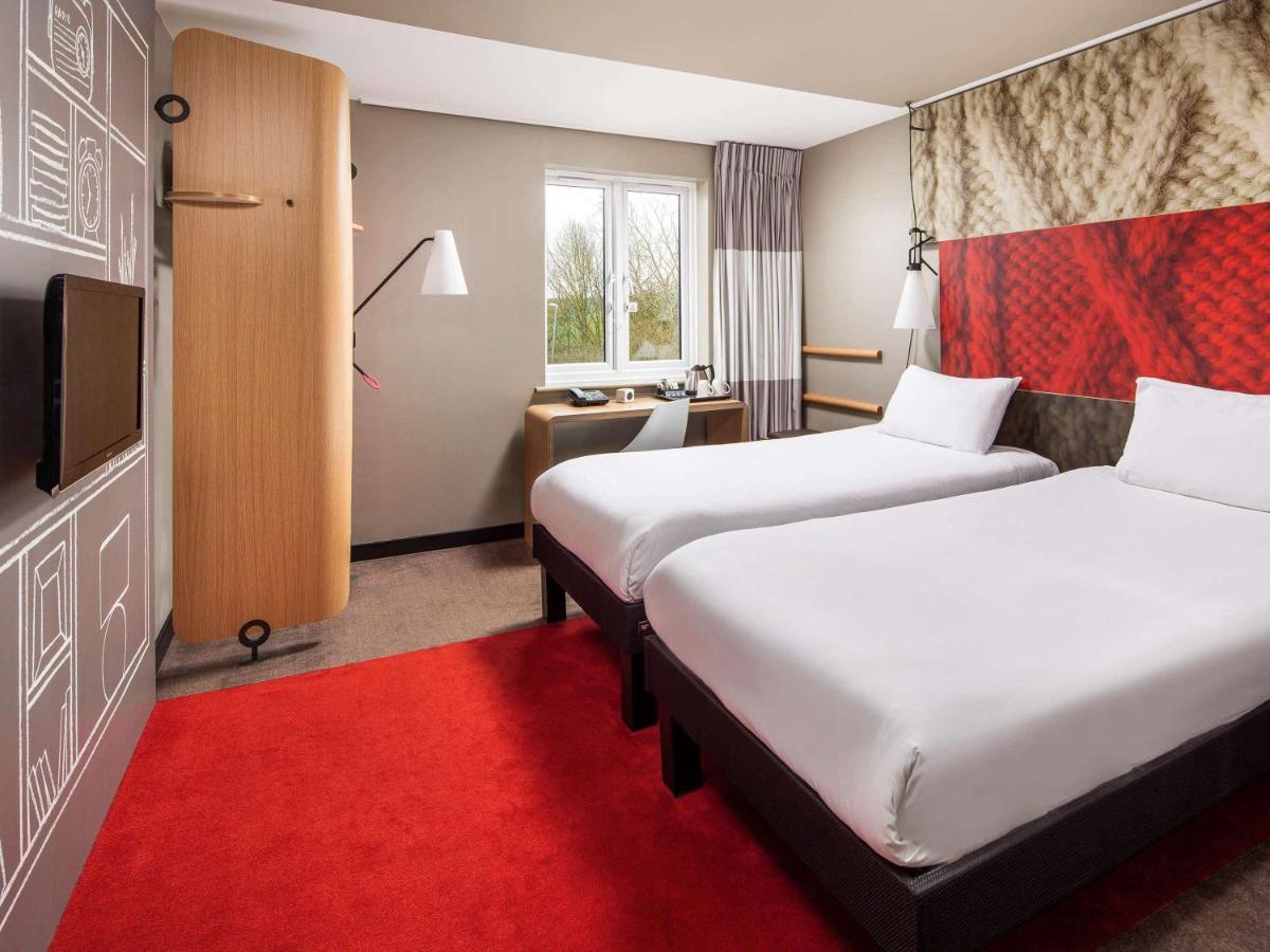 Hotel Ibis Rugby East à Crick  Extérieur photo