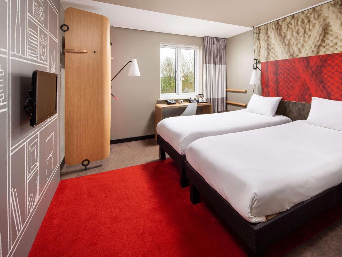Hotel Ibis Rugby East à Crick  Extérieur photo