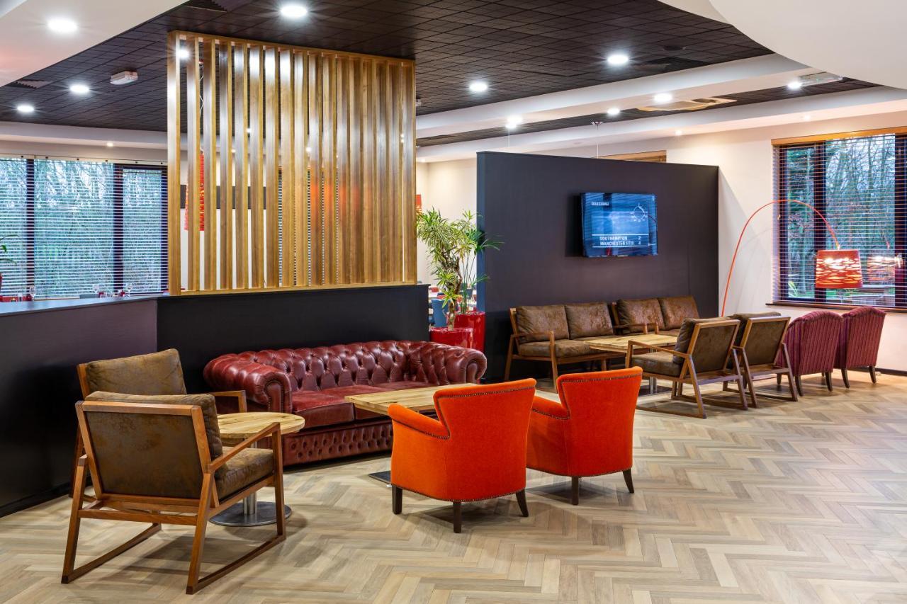 Hotel Ibis Rugby East à Crick  Extérieur photo