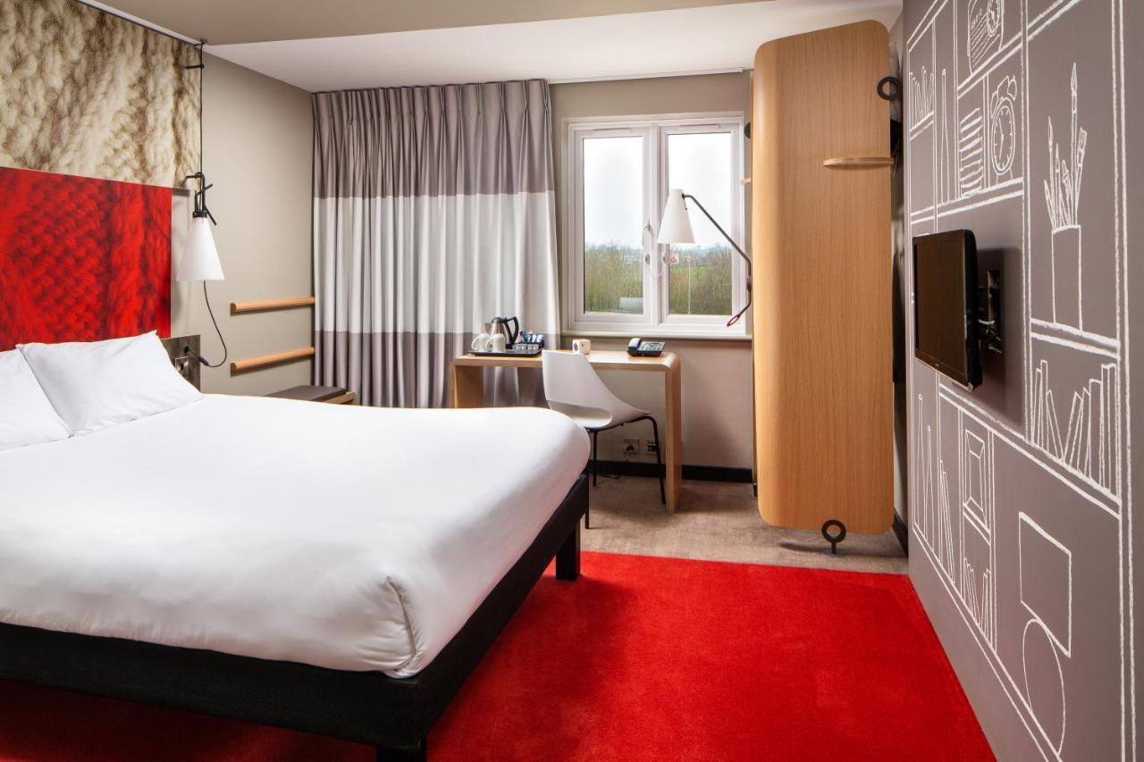 Hotel Ibis Rugby East à Crick  Extérieur photo
